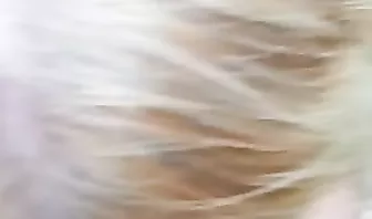 Зрелая блондинка сосет член мужика в лесу и пробует сперму